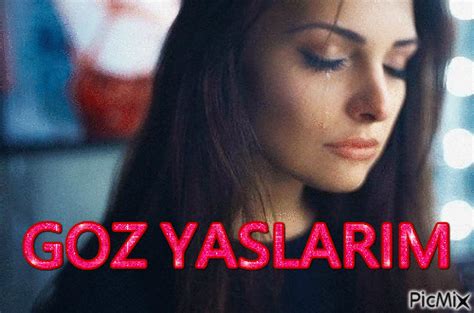  Ulupiya'nın Gözyaşları: Altın Boyalı Yansımalar ve Şefkatli Bir Bakış